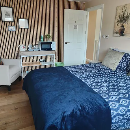 Clifton House O2 & Excel Rooms With Private Bathroom And Breakfast Option-3